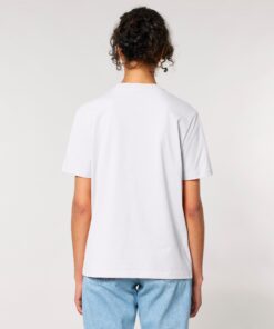 T-shirt homme col rond blanc en coton bio, porté — personnalisable chez Teeshirt-minute